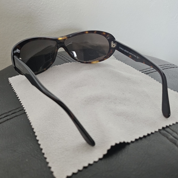 Giorgio Armani Vintage Authentic sunglasses - Picture 3 of 5